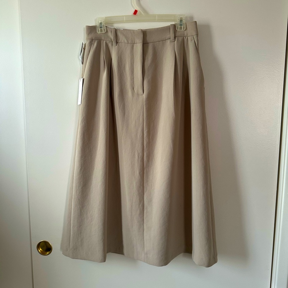 NWT Aritzia The Effortless Skirt Midi trouser Skirt in Beige